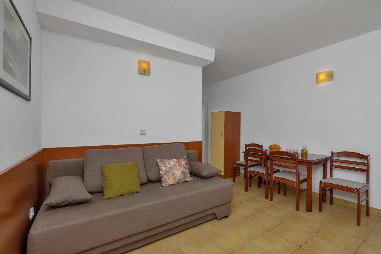 Apartments Marija Tucepi Ngoại thất bức ảnh